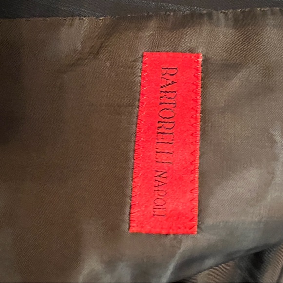 Bartorelli Napoli Italian Men’s suit. Brown with light blue pinstripes. 40R - Picture 2 of 4